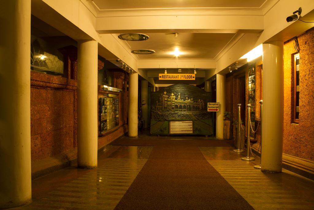 Parklane Hotel Mysore Eksteriør bilde