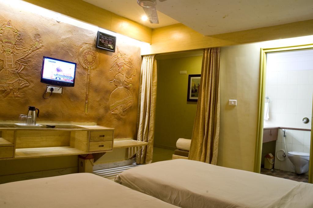 Parklane Hotel Mysore Eksteriør bilde