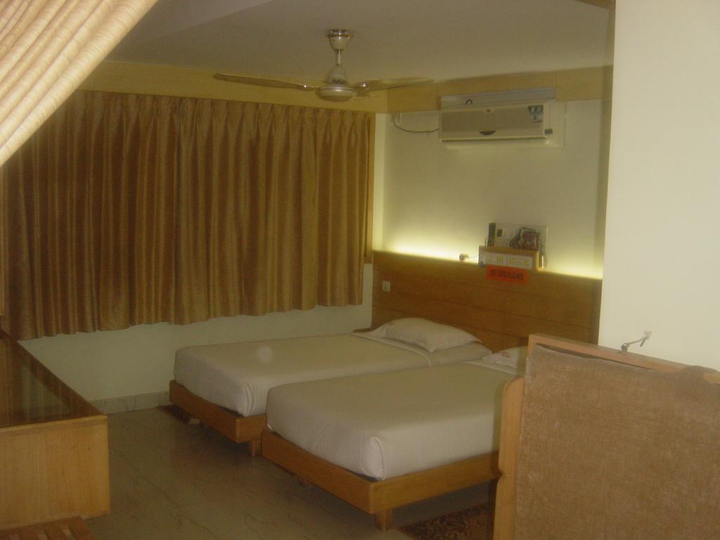 Parklane Hotel Mysore Eksteriør bilde